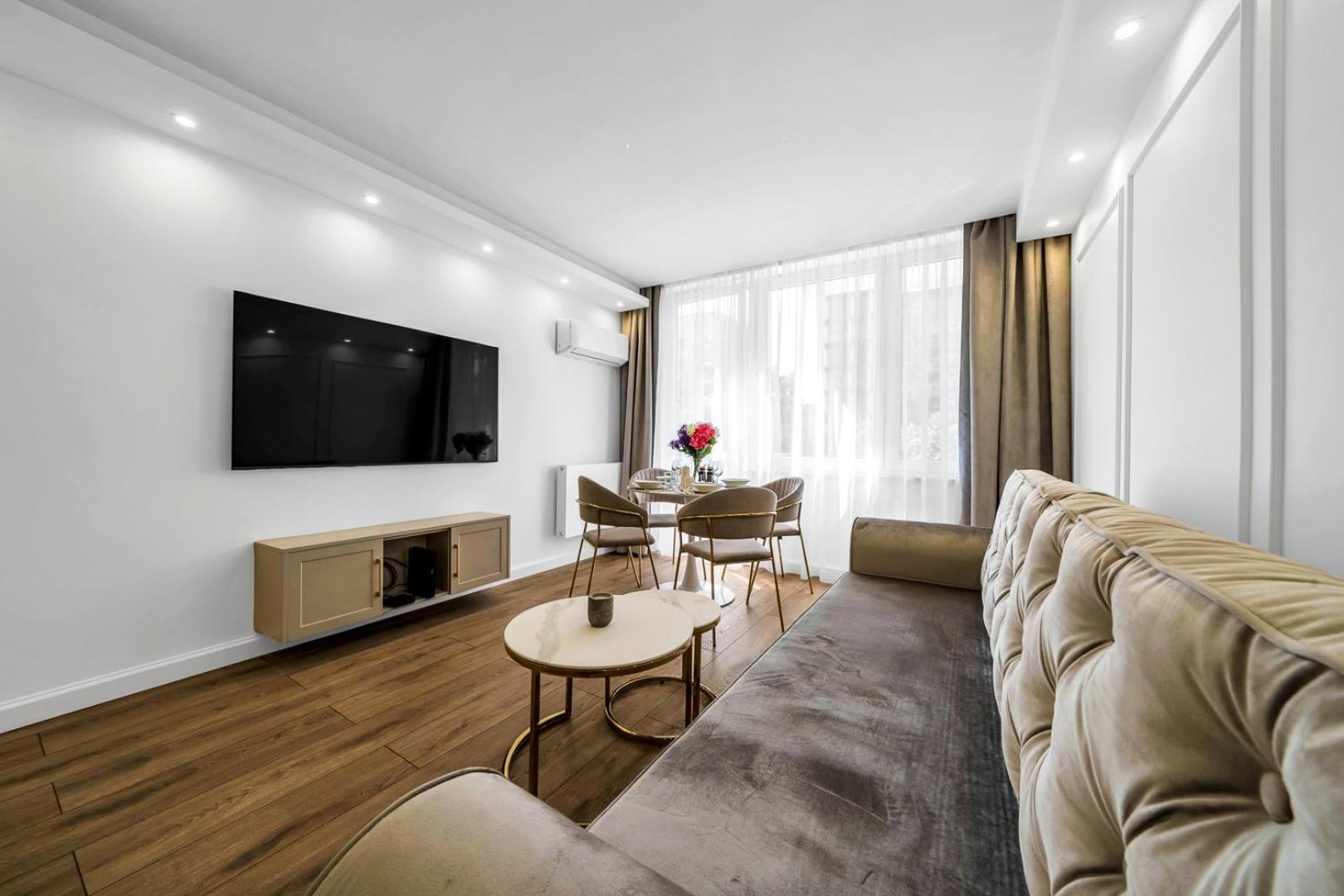 Warsaw Centrum Apartment - Workspace, Balcony - By Rentujemy Екстер'єр фото